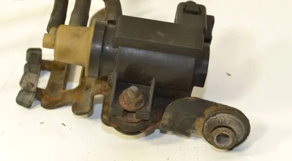 Volkswagen PASSAT B6 Vacuum valve 1K0906627A 08T041 70086800