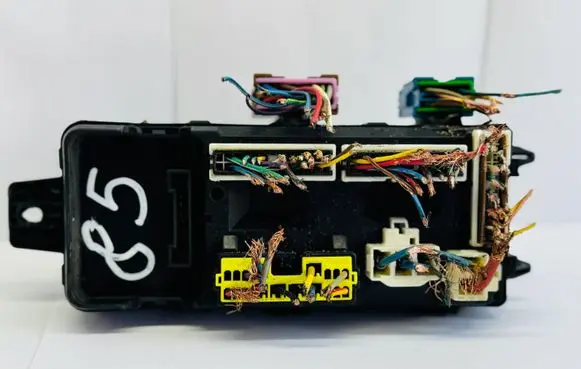 Volvo S40, V40 Fuse box set 30889989