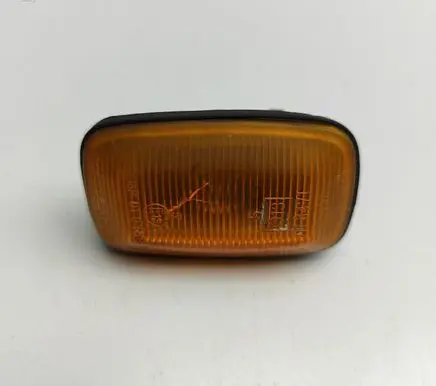 Toyota Land Cruiser (J100) Front fender indicator light 8173020191