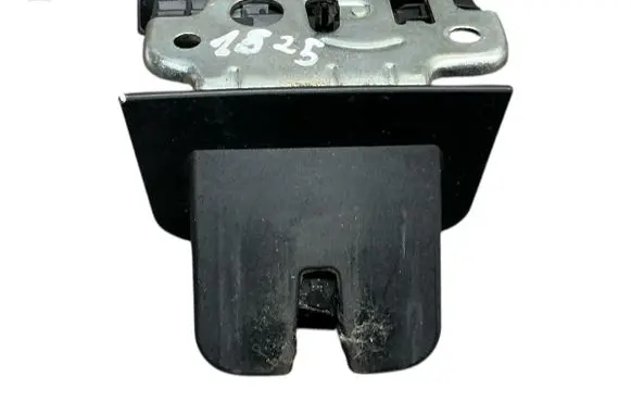 Audi A3 S3 A3 Sportback 8P Loading door lock 8K9821520