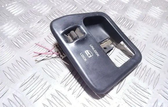 Chrysler Grand Voyager II Central locking switch button 4673138