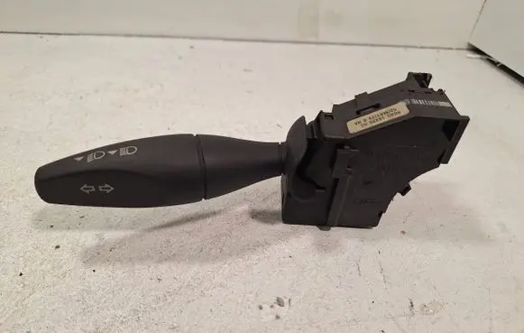 Ford Focus Indicator stalk 98AG13335AG