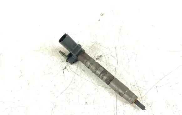 BMW X5 F15 Fuel injector 7823461