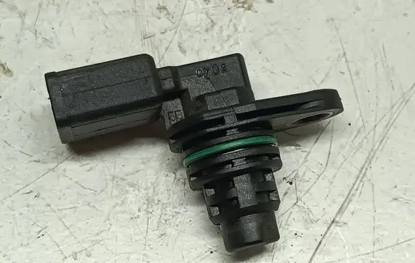 Volkswagen Golf VI Camshaft position sensor 030907601E