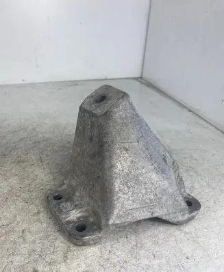 BMW 5 F10 F11 Engine mounting bracket 6795958 6781242