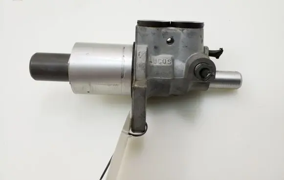 Mercedes-Benz CL C215 Master brake cylinder A0054309101