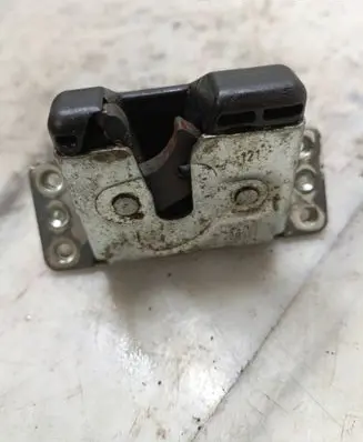 Opel Meriva A Tailgate/trunk/boot lock/catch/latch 90563999