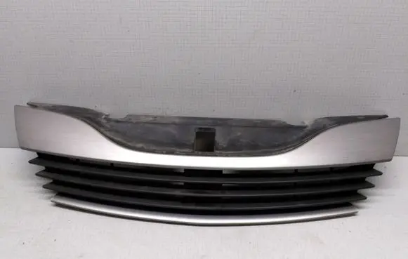 Renault Laguna II Front bumper upper radiator grill 8200012581