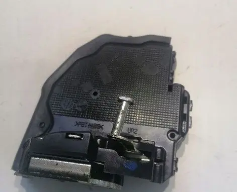 Toyota Avensis T270 Loading door lock 