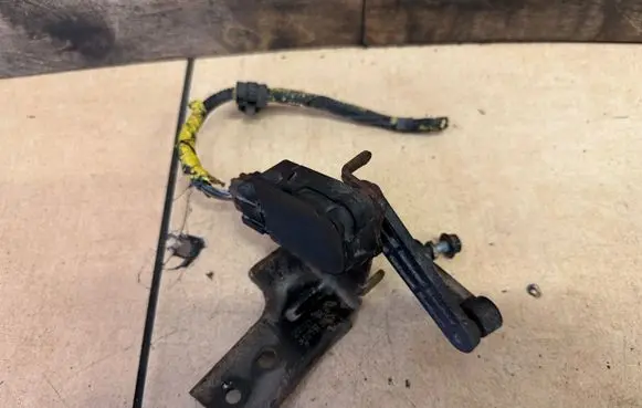 Hyundai Santa Fe Headlight/headlamp level sensor 2W92192100