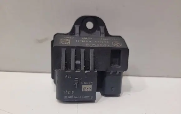 BMW 1 F20 F21 Glow plug pre-heat relay 7810856 110709 0522120103