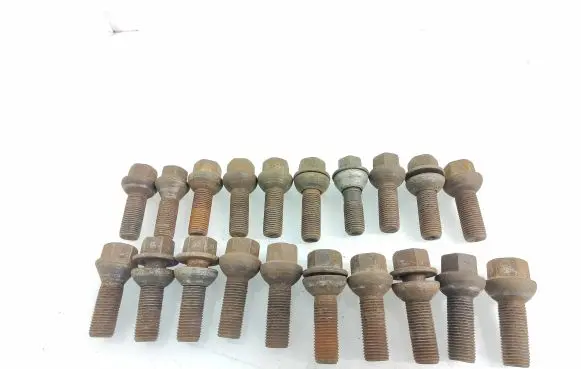 Volkswagen Transporter - Caravelle T5 Nuts/bolts 