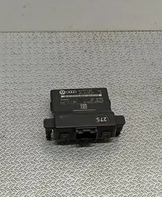 Volkswagen Golf V Gateway control module 1K0907530E 1K0907951