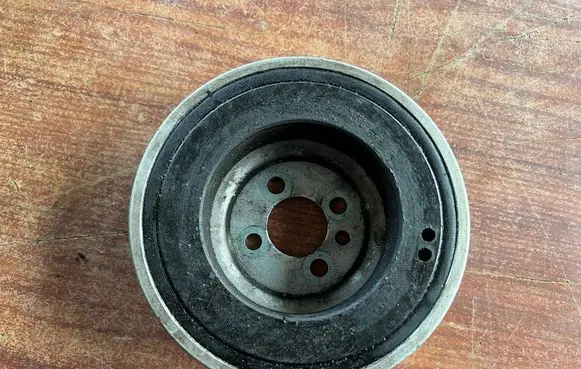 Audi A4 S4 B6 8E 8H Crankshaft pulley 06B105243F