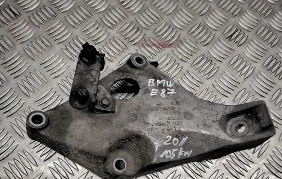BMW 1 E81 E87 Engine mounting bracket 677504