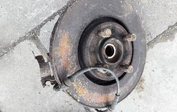 Citroen Xsara Picasso Front wheel hub spindle knuckle