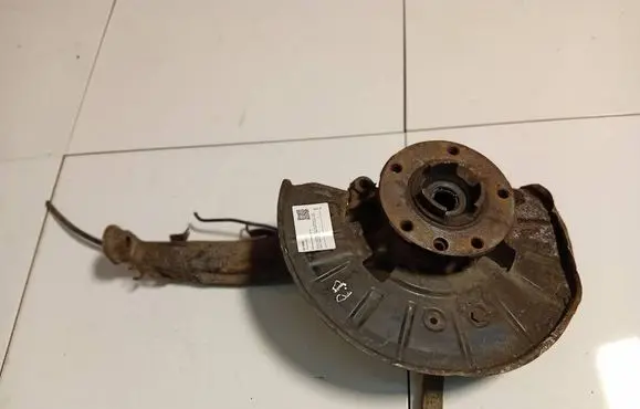 Volkswagen Touareg I Front wheel hub 
