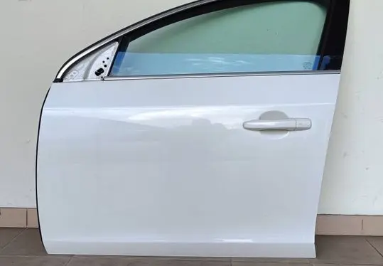 Volvo V60 Front door