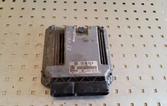 Volkswagen Touareg I Engine control unit/module 070906016BL