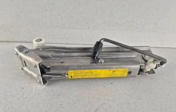 Audi A6 S6 C6 4F Lift Jack 4F0011031