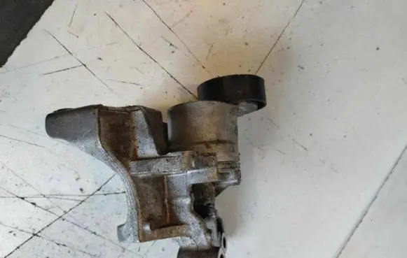 Subaru Outback (BS) Alternator belt tensioner 23769AA05A