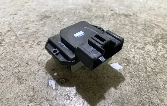 Toyota Corolla Verso AR10 Heater blower motor/fan resistor 4993002121