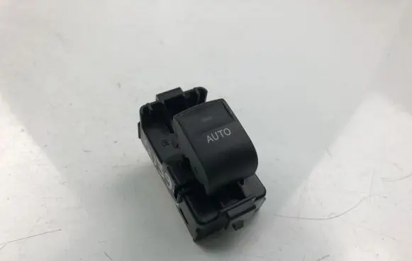 Toyota Prius (XW30) Electric window control switch 192801