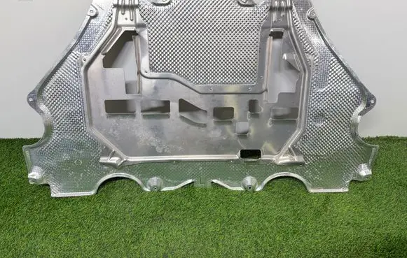 Porsche 718 Cayman 982 982c Engine splash shield/under tray 982825213D