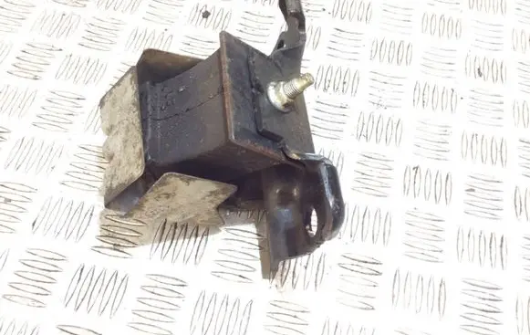Nissan Navara D23 Engine mount bracket