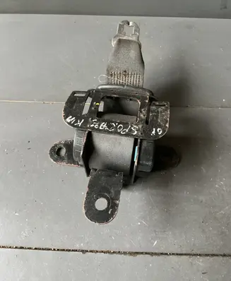 KIA Sportage Middle seatbelt (rear) 898501f200
