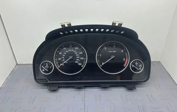 BMW 5 F10 F11 Speedometer (instrument cluster) 922761601