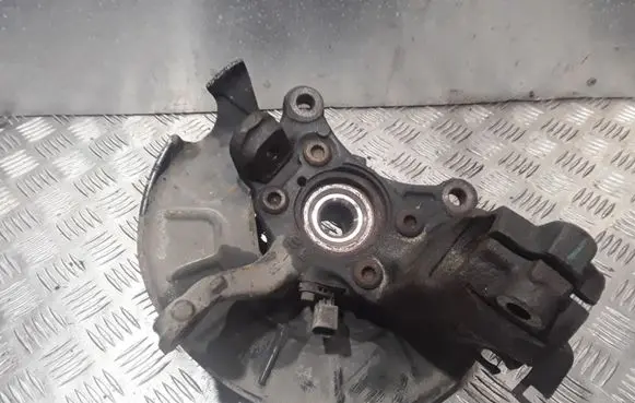 Skoda Octavia Mk2 (1Z) Front wheel hub spindle knuckle