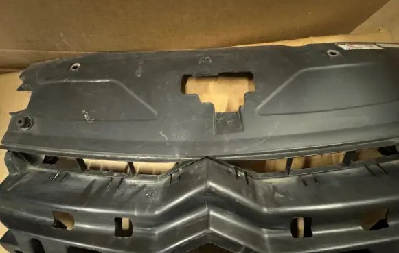 Citroen C5 Front bumper upper radiator grill 9650279777