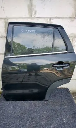 Suzuki SX4 S-Cross Rear door
