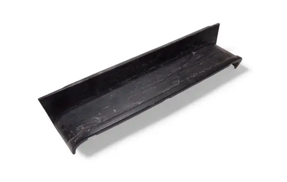 Rear/tail light trim molding