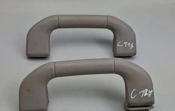 Mercedes-Benz C AMG W204 Front interior roof grab handle A2048100051