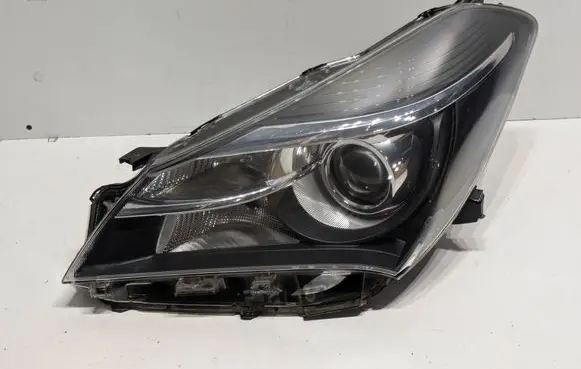 Toyota Yaris Headlight/headlamp