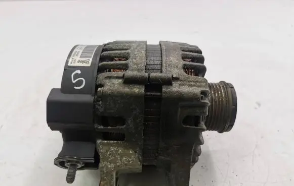 Hyundai Santa Fe Generator/alternator 373002F100 FG15S034 2606259