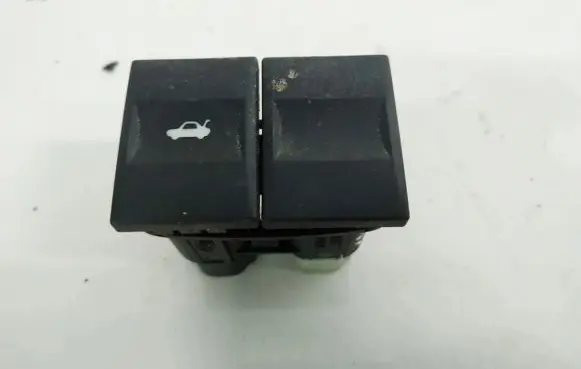 Ford Mondeo Mk III Tailgate opening switch 1s7t19b514aa 1s7t-19b514-aa