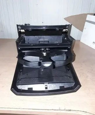 Cup holder front