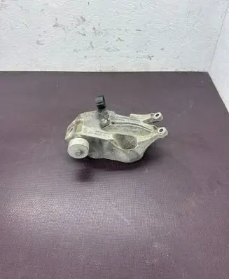 BMW 5 G30 G31 G38 Engine mounting bracket 6864595 6861565