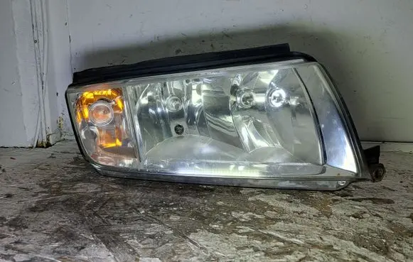 Skoda Fabia Mk1 (6Y) Headlight/headlamp 086651105R 086651105 086651112