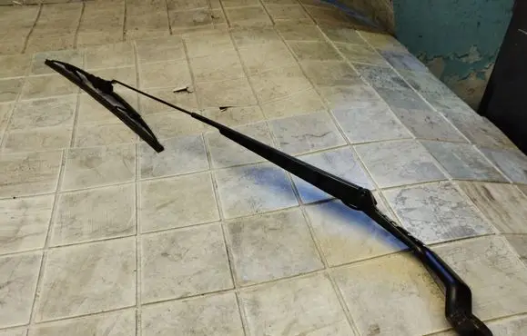 Nissan Almera N16 Windshield/front glass wiper blade 12328886BN