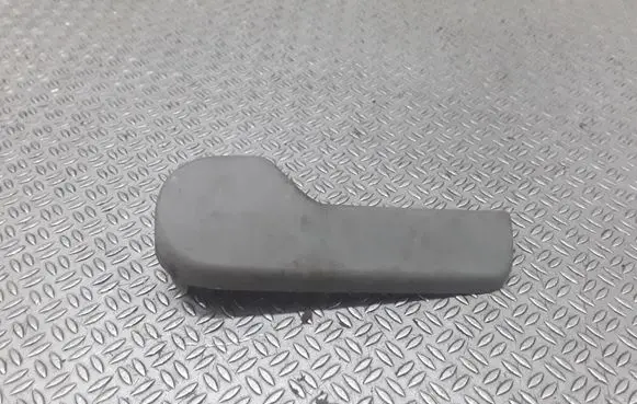 Volkswagen Jetta IV Engine bonnet (hood) release handle 1J1823533C