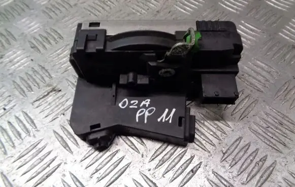 Opel Zafira A Front door lock