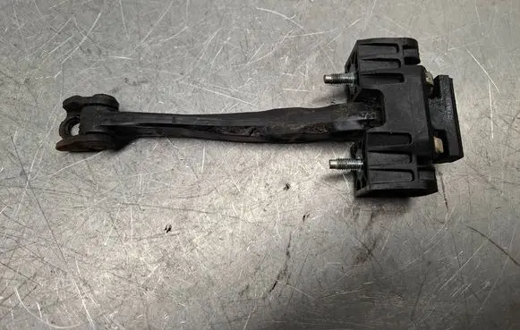 Opel Astra H Front door check strap stopper 13107175