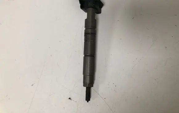 Mercedes-Benz E W212 Fuel injector A6420701187