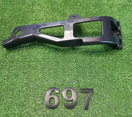 Mercedes-Benz A W176 Front bumper mounting bracket A176885220064