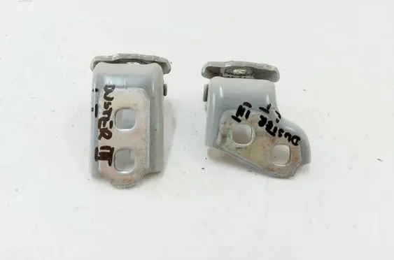 Dacia Duster III Rear door hinge set 804003380R