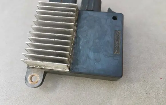 Lexus RX 330 - 350 - 400H Coolant fan relay 8925726020 4993003280